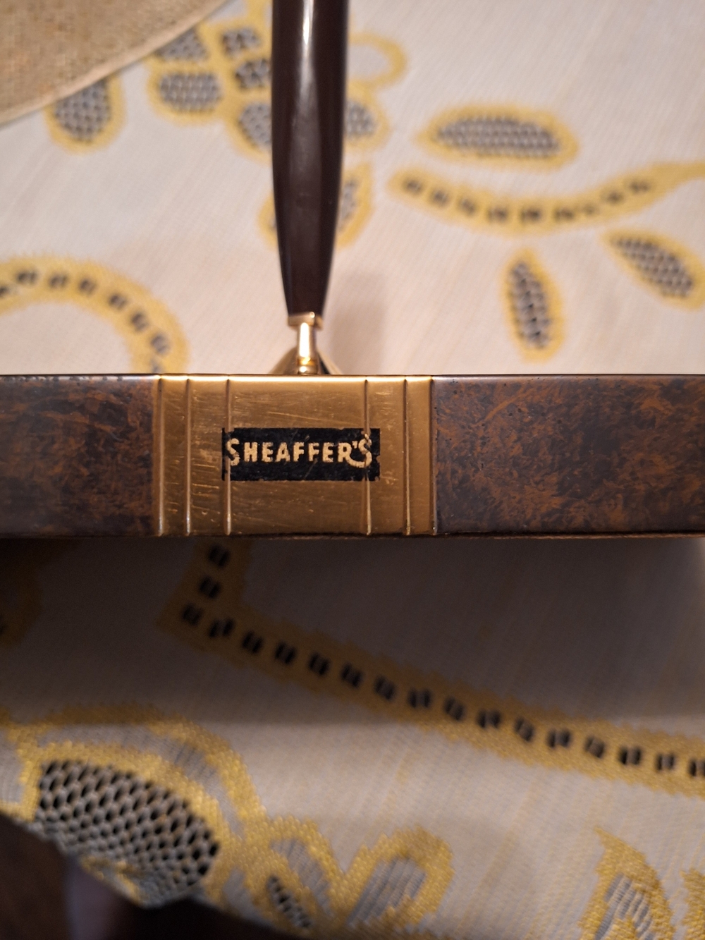 Sheaffer’s Vintage Fountain Pen Holder  with Brown Faux-Tortoise & Gold Trim.